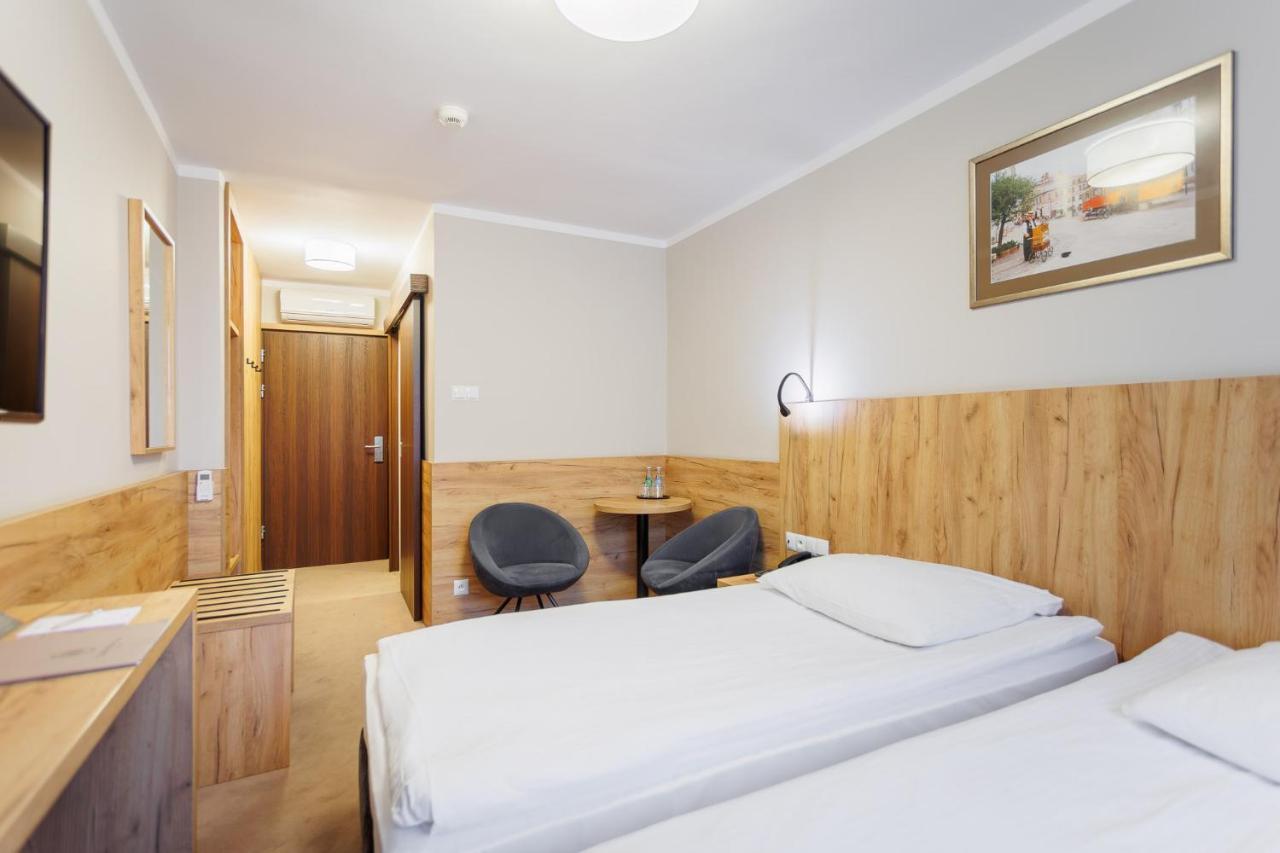 Hotel Tarnovia Tarnow Ngoại thất bức ảnh