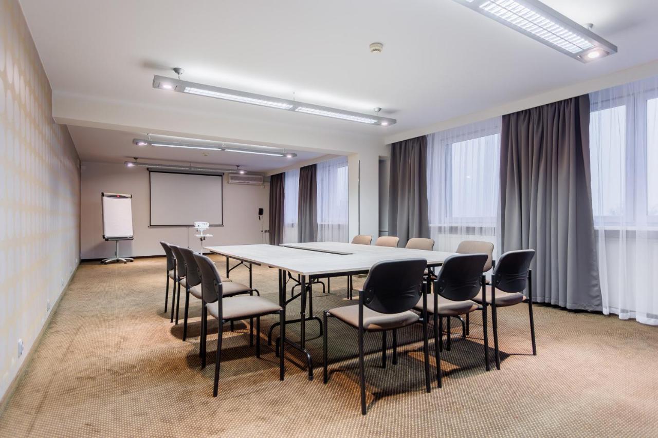 Hotel Tarnovia Tarnow Ngoại thất bức ảnh