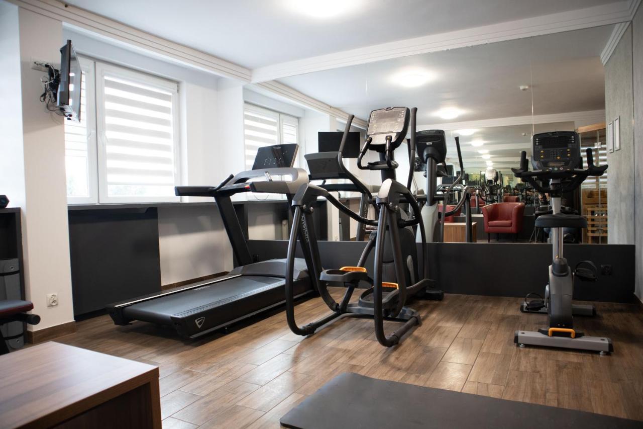 Hotel Tarnovia Tarnow Ngoại thất bức ảnh