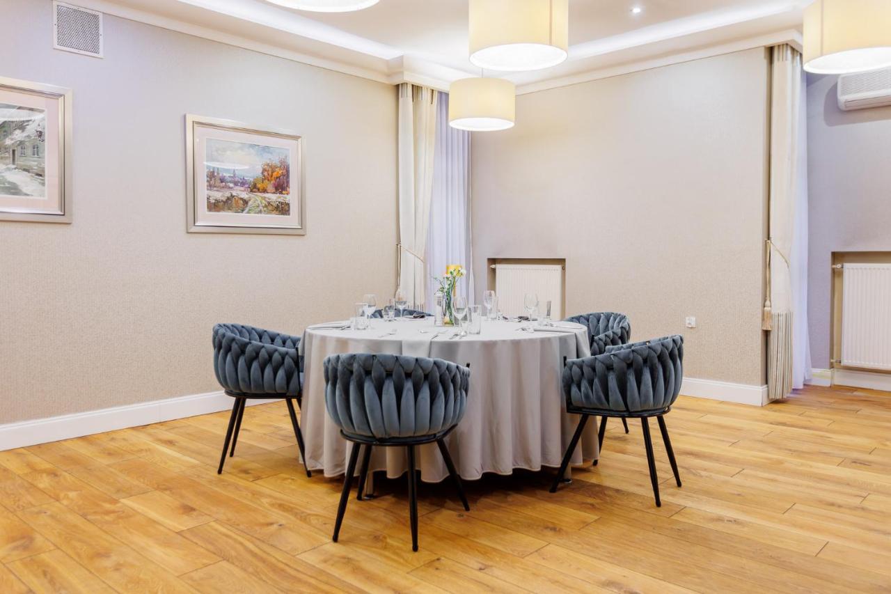 Hotel Tarnovia Tarnow Ngoại thất bức ảnh