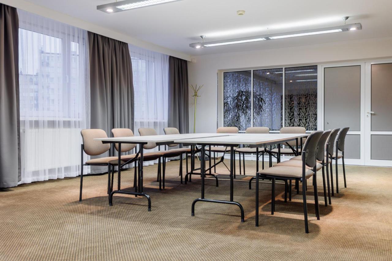 Hotel Tarnovia Tarnow Ngoại thất bức ảnh