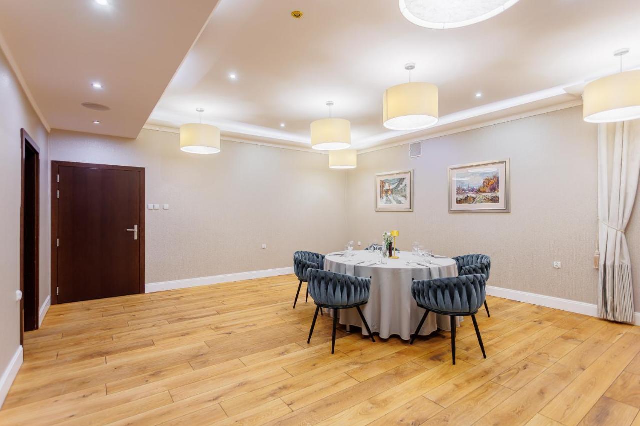 Hotel Tarnovia Tarnow Ngoại thất bức ảnh