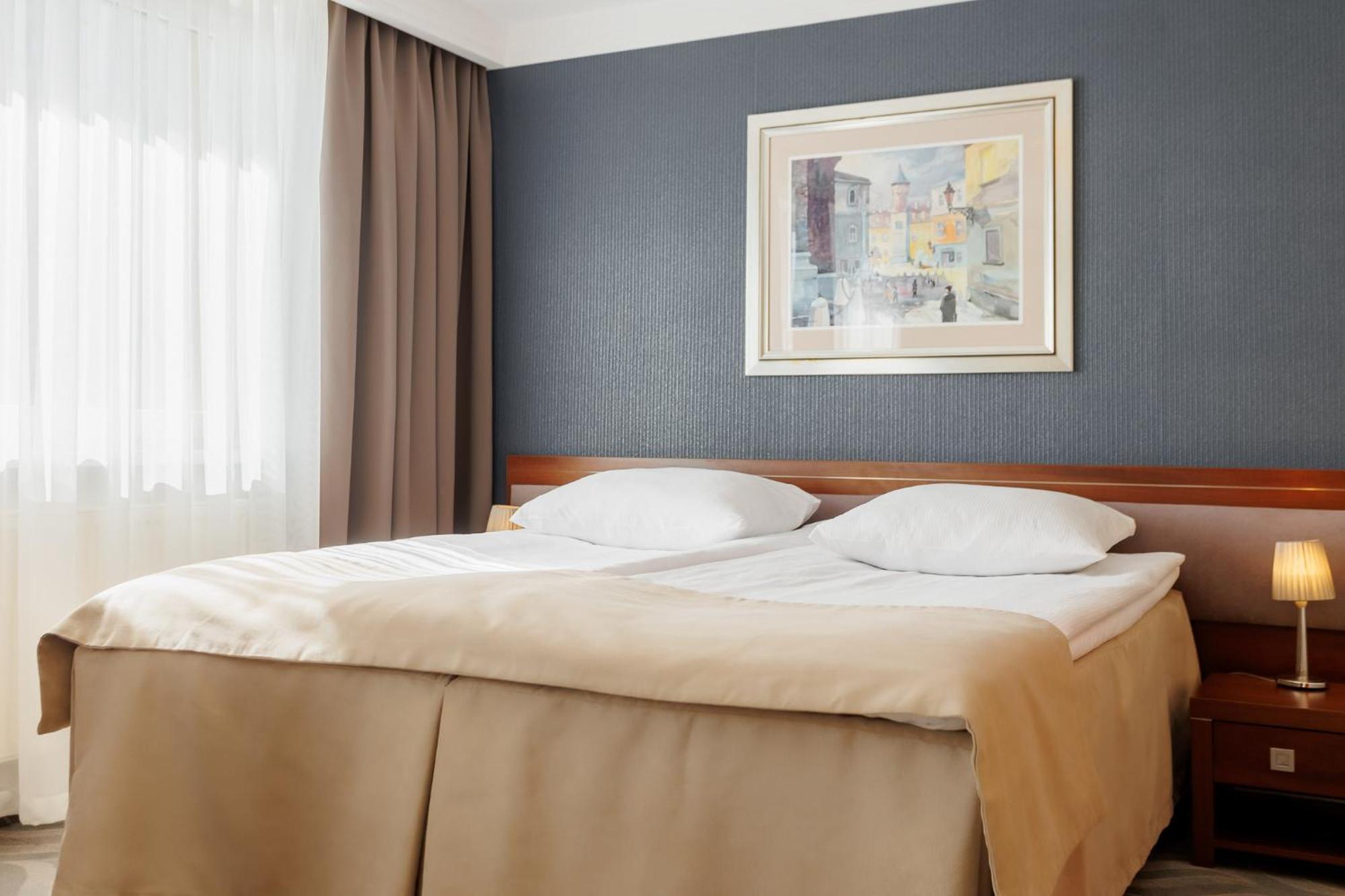 Hotel Tarnovia Tarnow Ngoại thất bức ảnh
