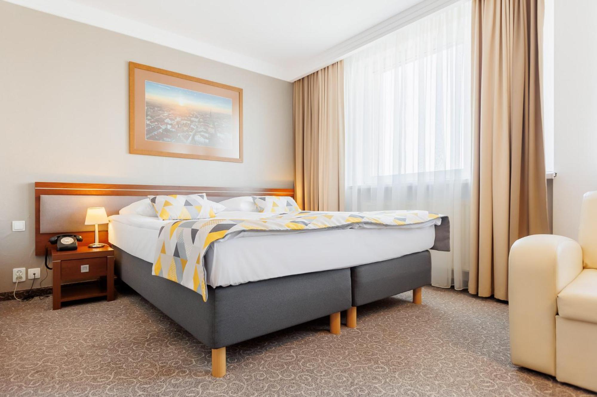 Hotel Tarnovia Tarnow Ngoại thất bức ảnh