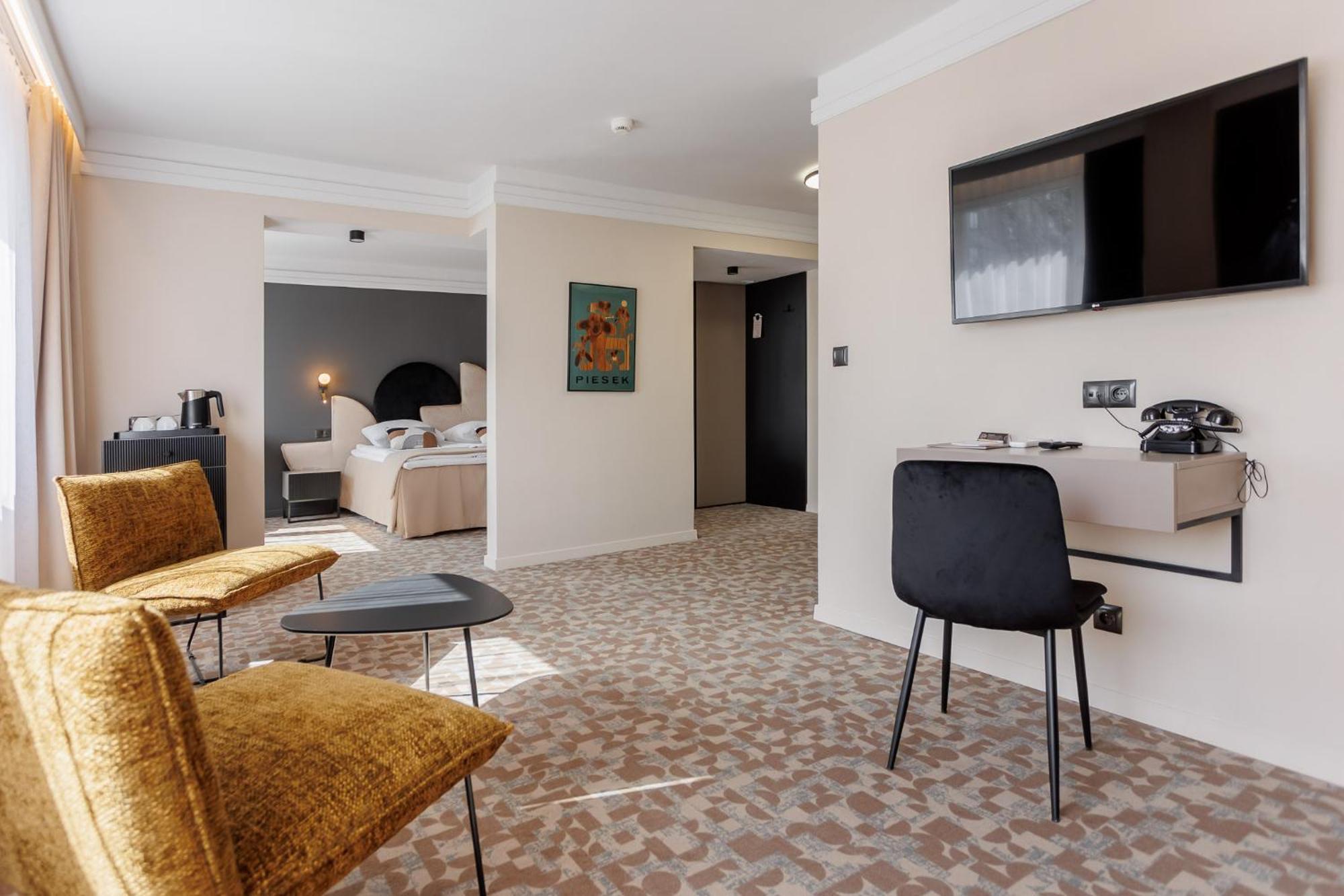 Hotel Tarnovia Tarnow Ngoại thất bức ảnh