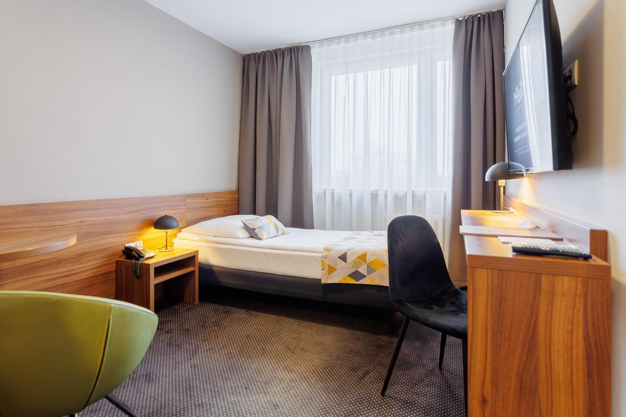 Hotel Tarnovia Tarnow Ngoại thất bức ảnh