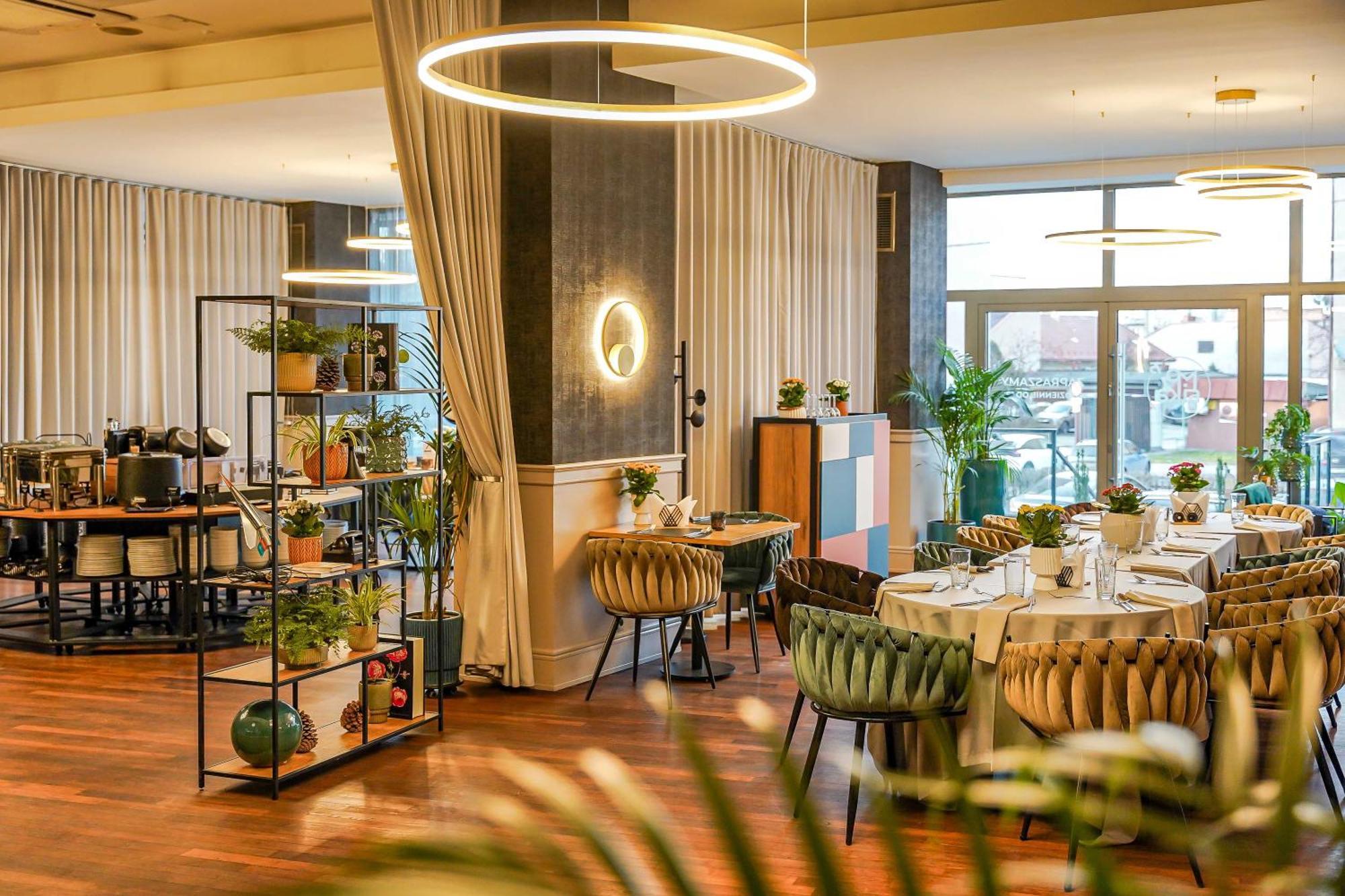Hotel Tarnovia Tarnow Ngoại thất bức ảnh