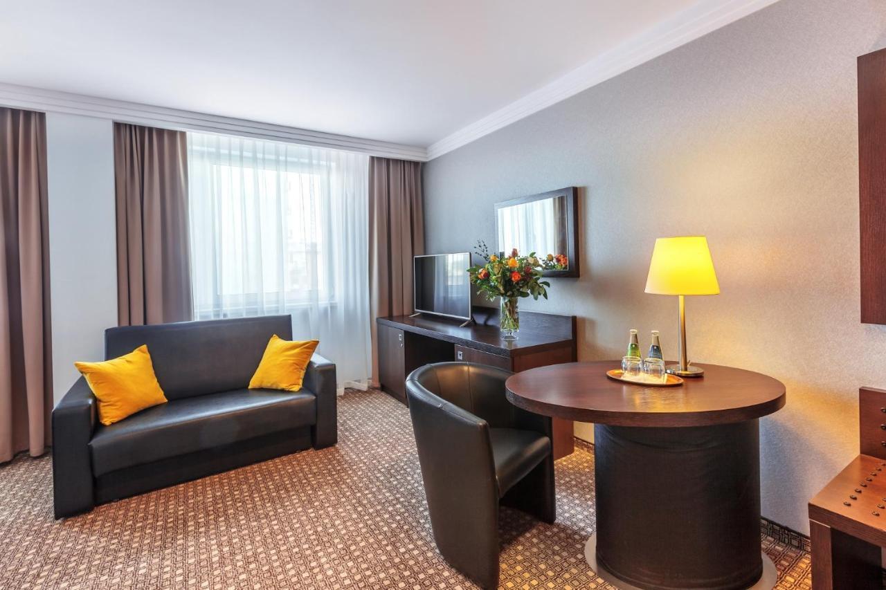 Hotel Tarnovia Tarnow Ngoại thất bức ảnh